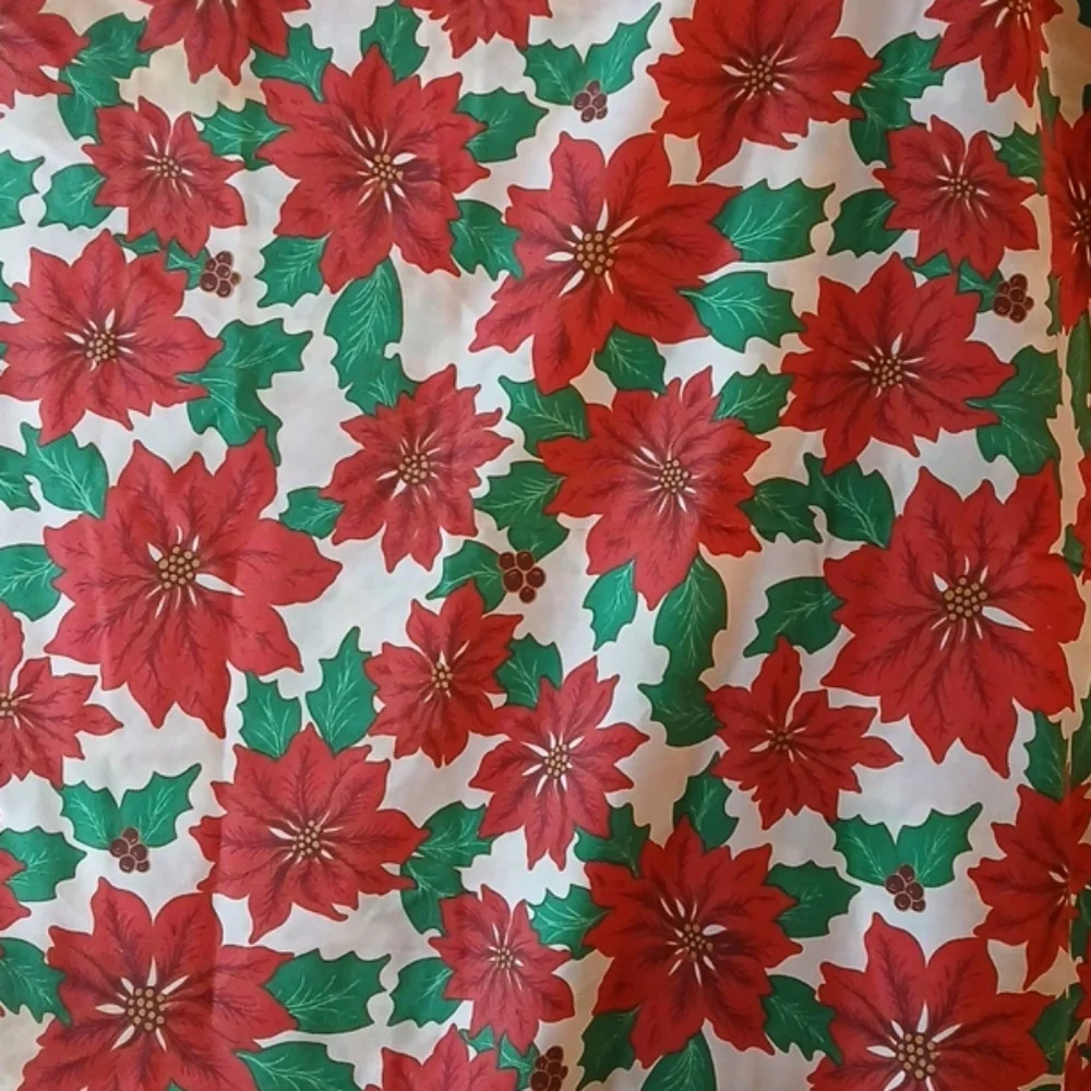 Vintage Holiday Pointsetta Tablecloth 60x80